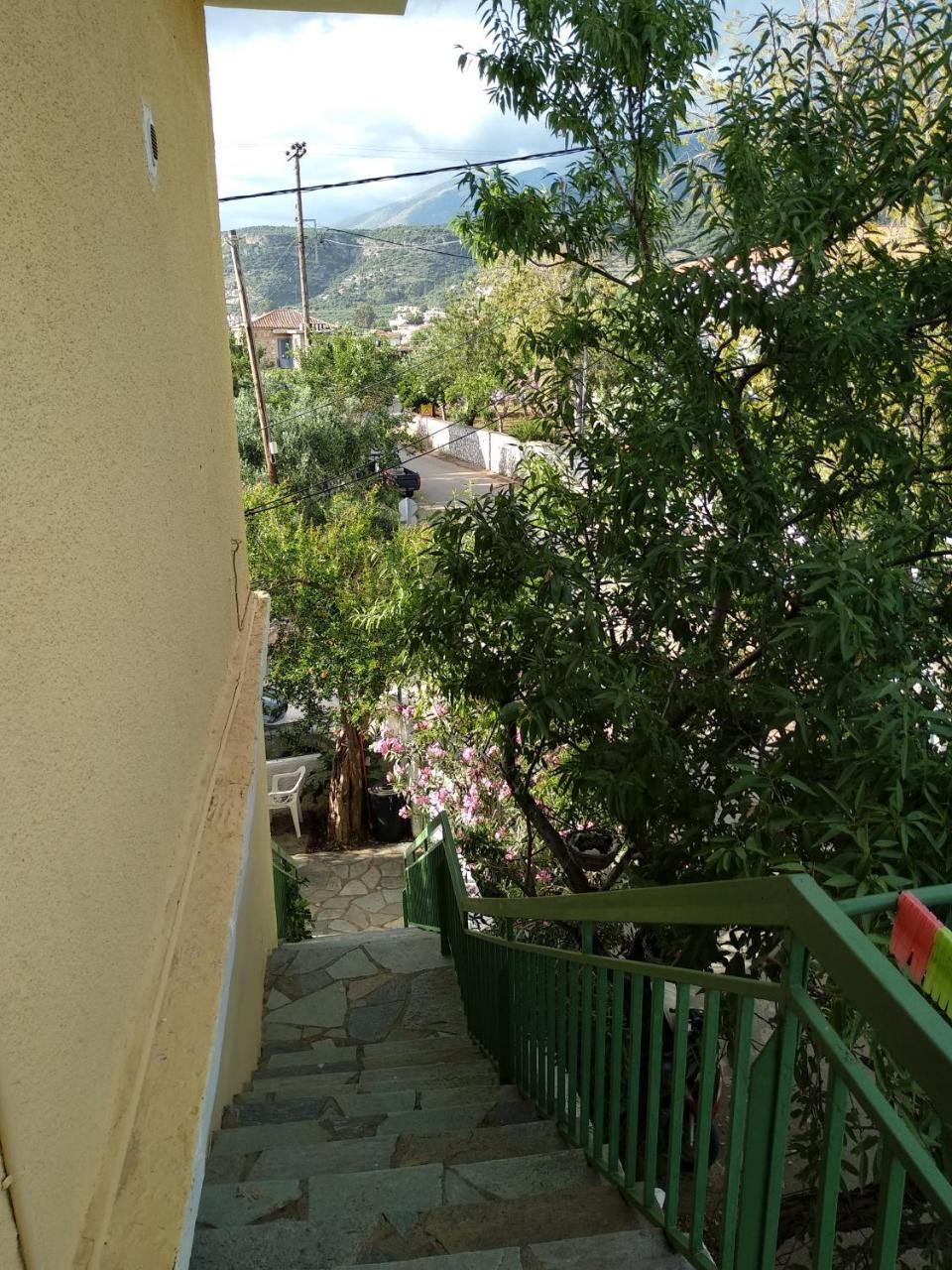 Cosy Apartment In Stoúpa Esterno foto