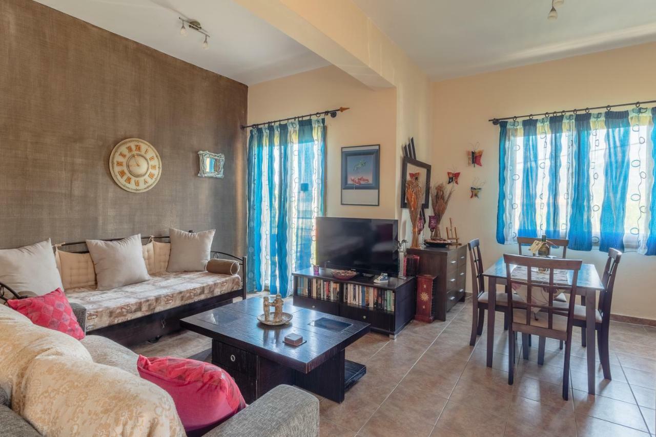 Cosy Apartment In Stoúpa Esterno foto