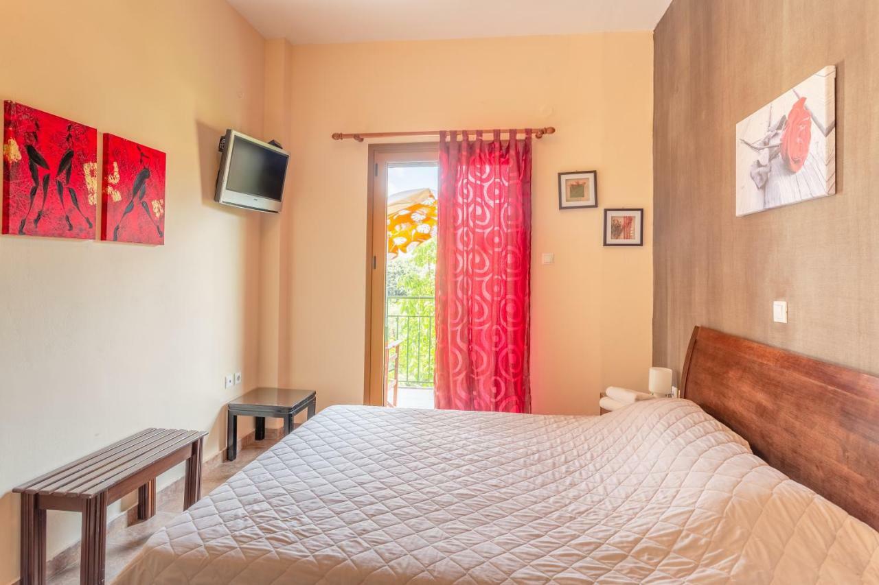 Cosy Apartment In Stoúpa Esterno foto